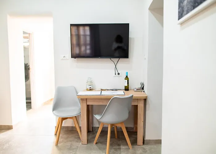 9-4 Private Holiday home